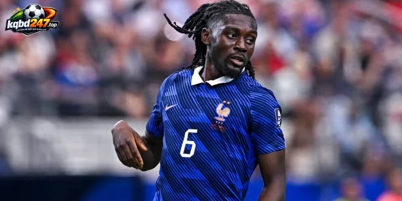 Chelsea cạnh tranh gắt gao để chiêu mộ về tay tiền vệ Manu Kone