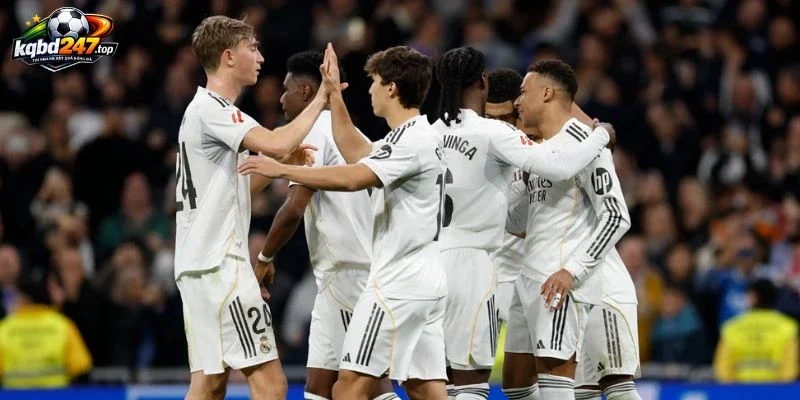 Real Madrid Chưa Hoàn Chỉnh, Mourinho Đối Diện 2 Bài Toán Nan Giải 3 Real Madrid bộc lộ điểm yếu trong chuyển trạng thái